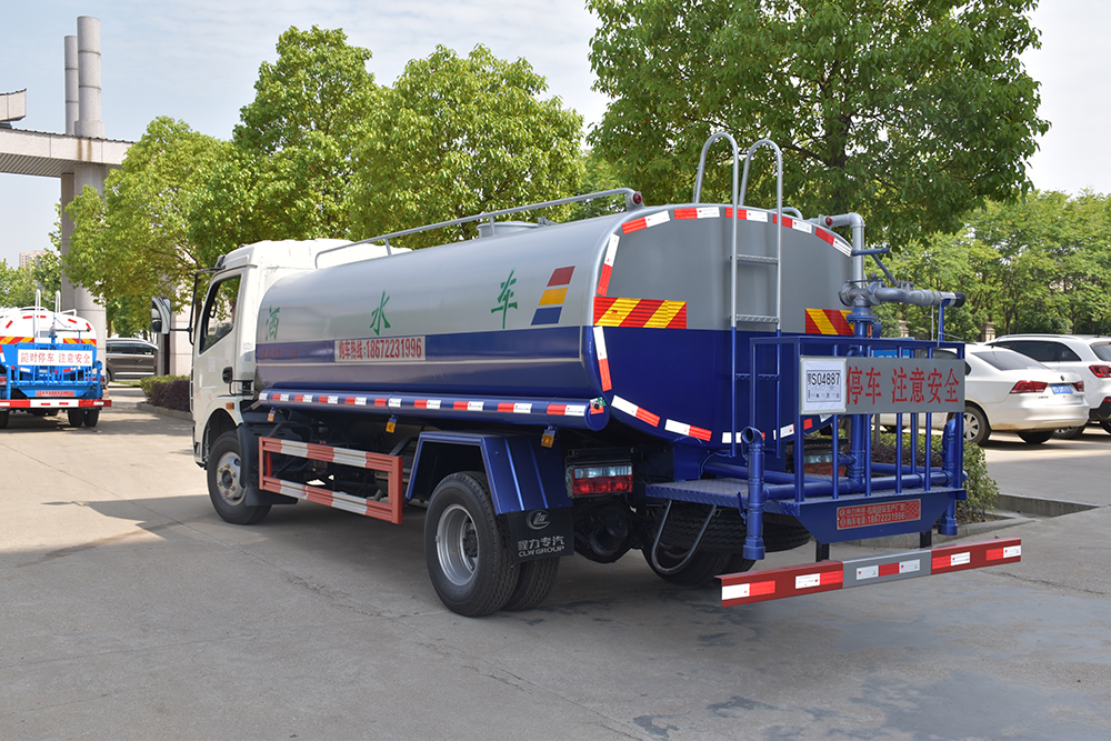 Euro III emission standard Dongfeng tanker water truck