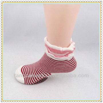 Latest red color cotton striped children kids socks hosiery with beautiful ruffle lace