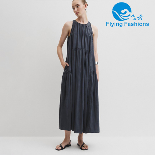 فستان متعدد الطبقات بدون أكمام عصري