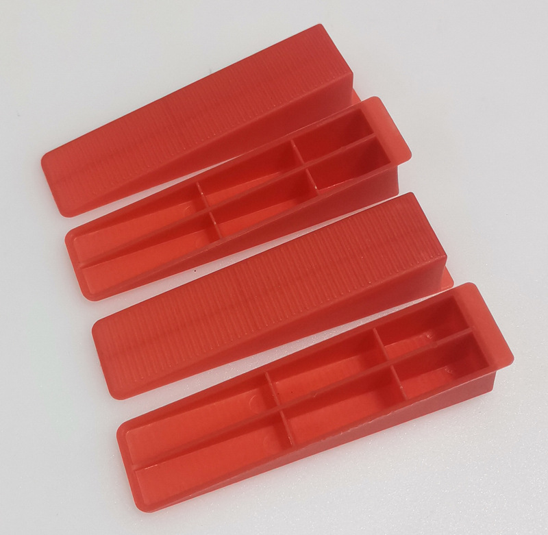 Tile screed insert (16)