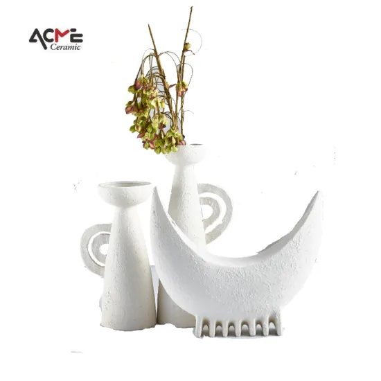 Nature Nordic Porcelain Ceramic Vase: A Stylish Table Decorative Flower Vase for Interior and Home Decor in White & Black