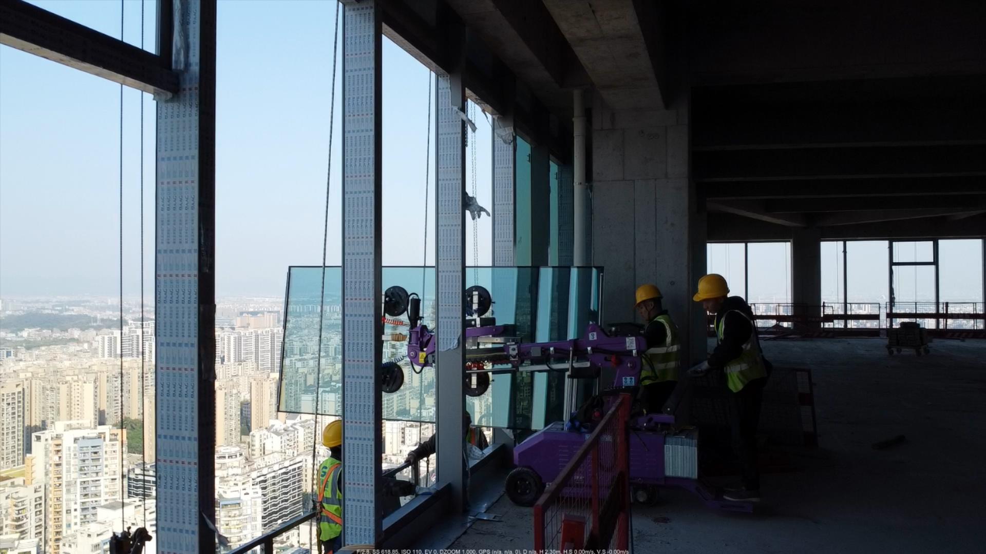 Cowest Machinery WSR-400MINI Enhancing Glass Installation in the Guangzhou Greater Bay Area Science and Innovation Center (2)