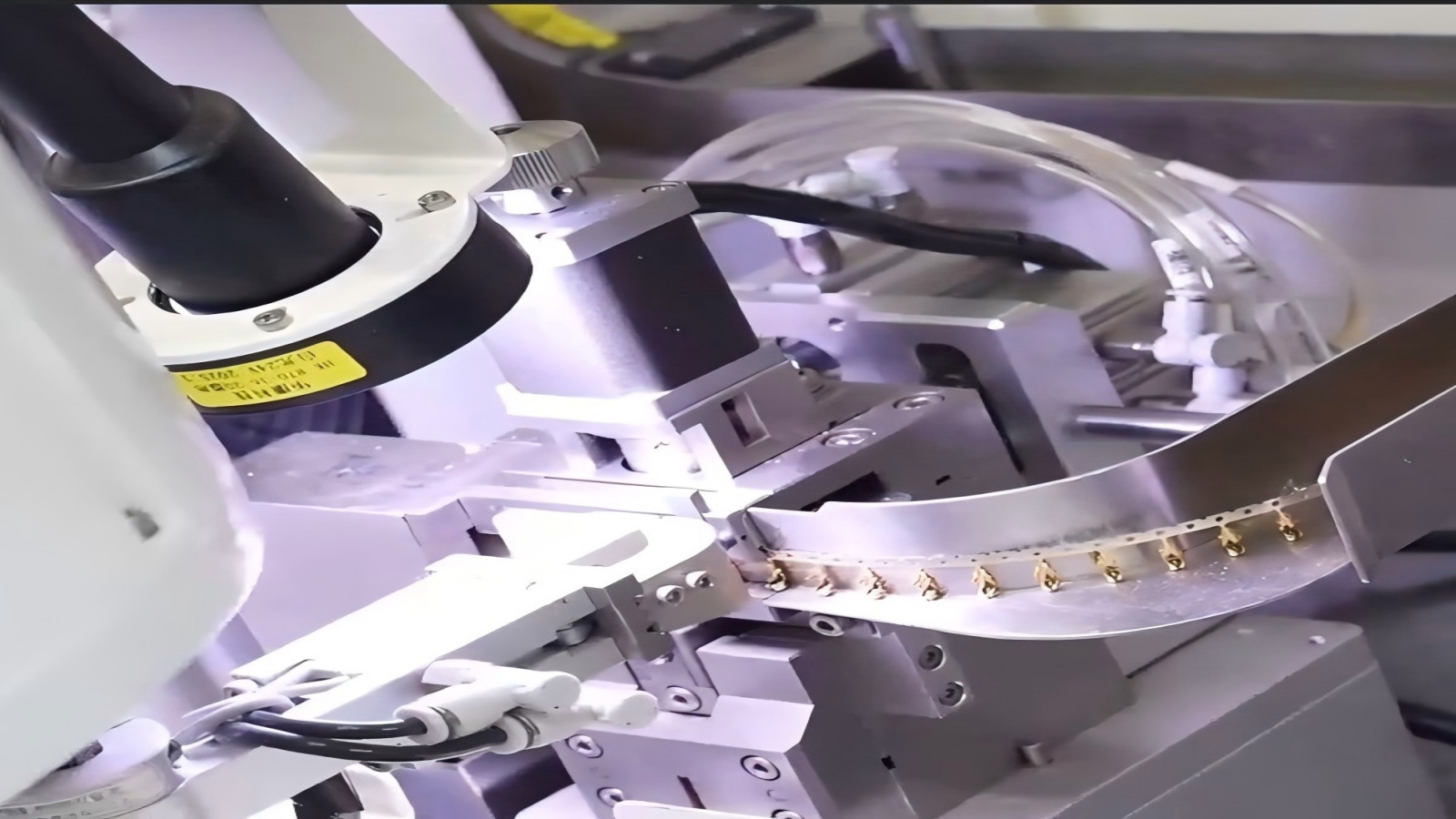 Equipamento de fabricação automática para produtos de comunicação sem fio