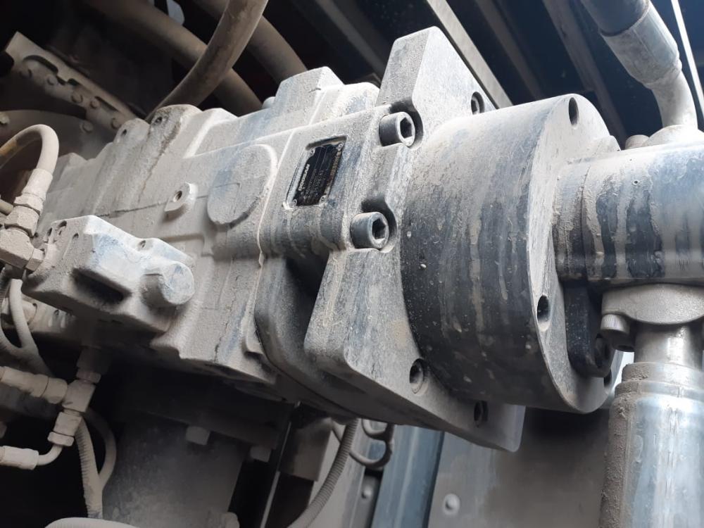 Dx800 Hydraulic Pump 1 Png