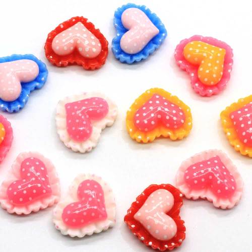 Colorful Spotted Heart Shape Candy Resina Cabochon Ornamenti giocattolo fai da te Perline Slime Girls Indumento Accessori per capelli Charms