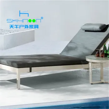 Top Sales Beach Chair Lounger: Fashion Outdoor Furniture for Swimming Pools