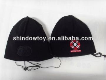 black strip knitted beanie hat with earphone for young fashion