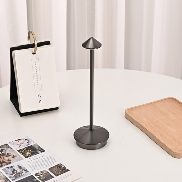 Nowoczesna kreatywna lampa stołowa do stylowego projektowania wnętrz