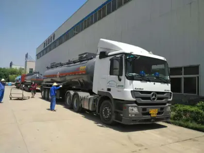 Hydrochloric acid tank semi-trailer
