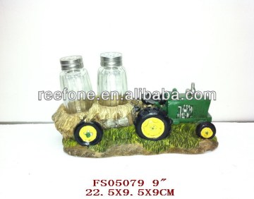 resin base truck salt and pepper set