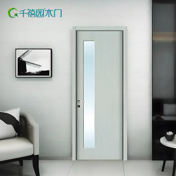 Sala de porta de madeira no quarto