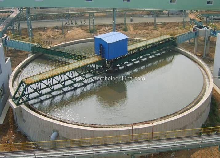 High efficiency thickener with central transmission