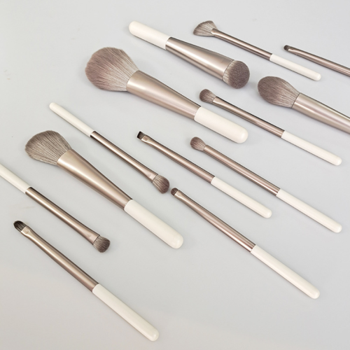 ရှည်လျားသော ferrule နှင့်အတူဇိမ်ခံပစ္စည်း makeup Brush Set