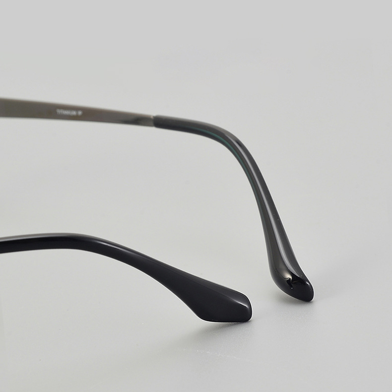 Titanium Frame Glasses for Driving