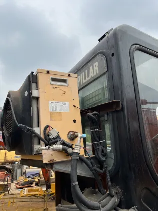 Caterpillar Cat 305C SR: Used Mini Excavator for Home and Garden Projects