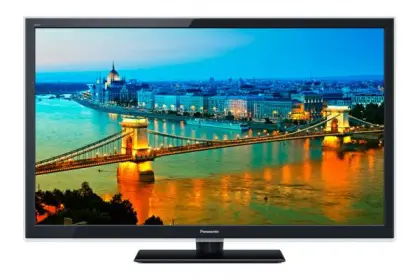 Panasonic SMART VIERA TC-L42ET5 42-Inch 3D Full HD IPS LED-LCD TV