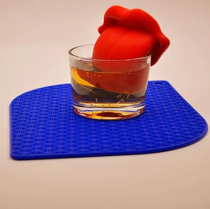 2016 Latest Fashion Loose leaf Tea infuser Red Tongue Silicone Tea Strainer
