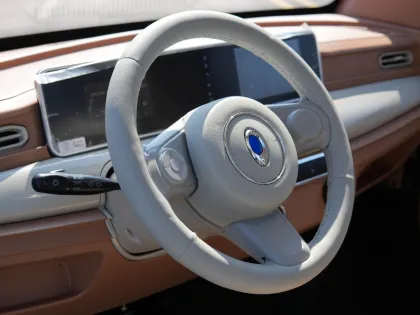 All electric pickup truck
