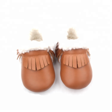 Mocassins de pelúcia para bebê inverno com borla