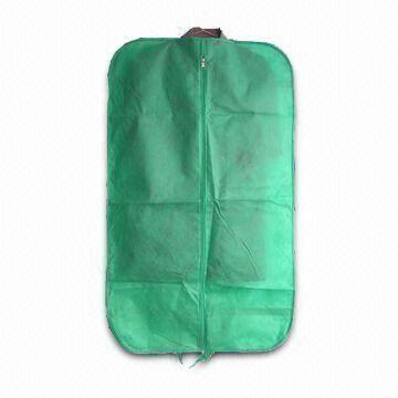 Garment Bag, Customized Colors, Sizes, and Logos are Accepted, Made of Nonwoven Fabrics