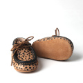 Scarpe casual sveglie del bambino