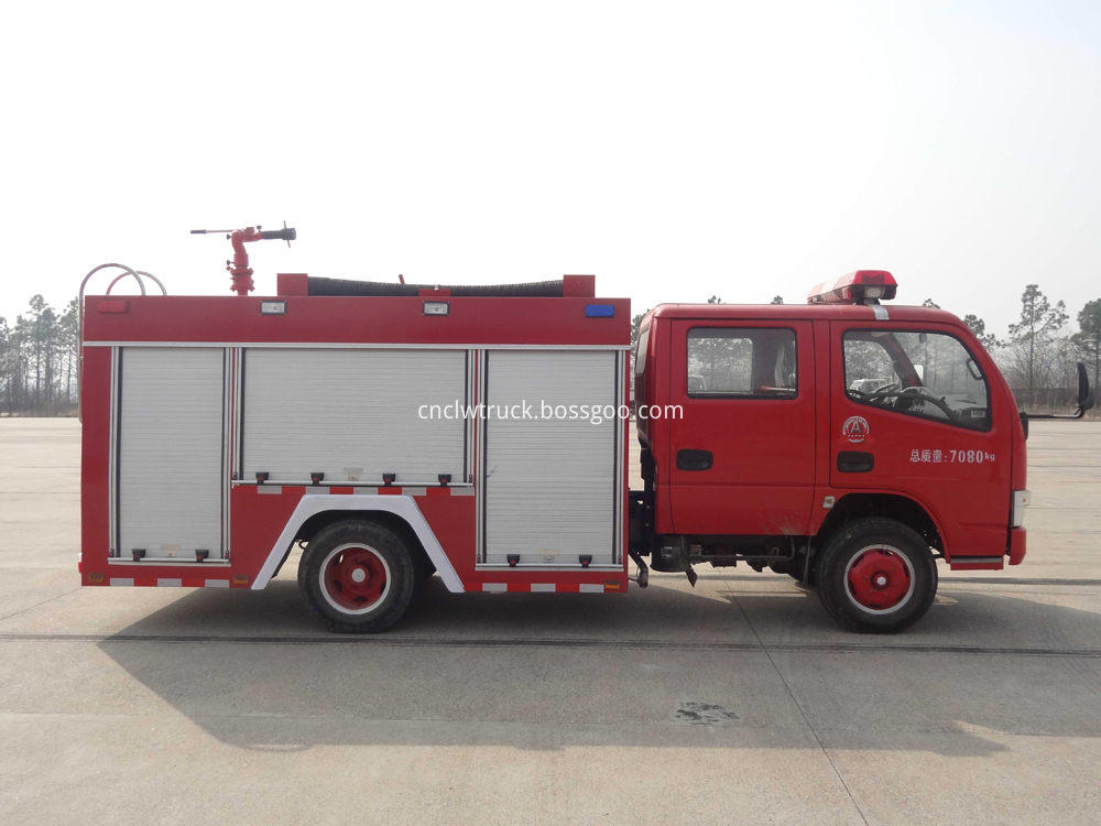 china new 3000l fire truck 4