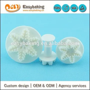 Set of 3 Veined Snowflake Fondant Plunger Cutter