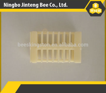beekeeping equipment plastic queen cage