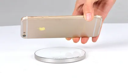 Shenzhen 5V 2A Metal Mobile Phone Wireless Charger for Samsung