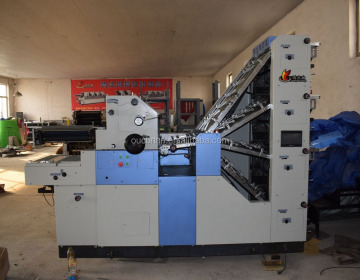 Machine d'impression et de collation de numérotation unique nourri à la feuille NRC