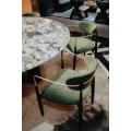 Silla de comedor verde de lujo con pierna de metal