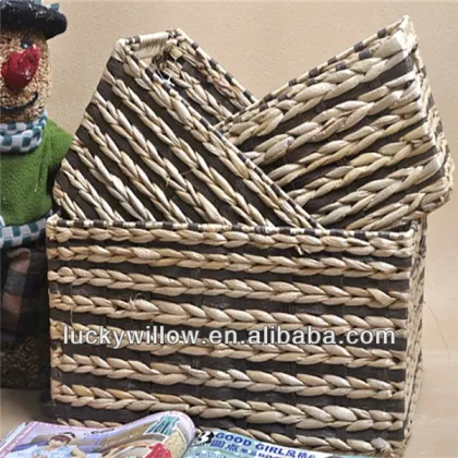 3/s corn husk storage basket with lining
