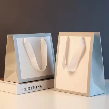 Beg Kertas Kraft KRAFT KRAFT MUDAH DENGAN LOGO DAN GROSGRAIN Ribbon Handle