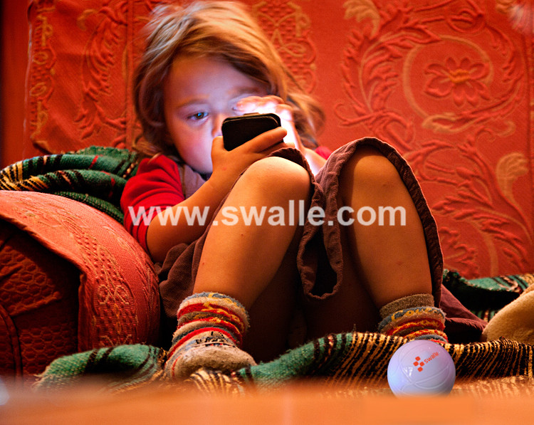 Hot New Products for 2015 APP Remote Controlled Swalle Wireless Robotic Ball