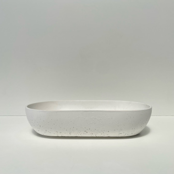 Elegantes einzigartiges ovales Betonbecken