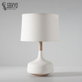 Lámpara de mesa de iluminación de decoración del hogar de resina blanca