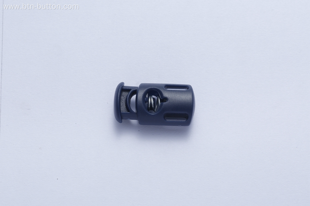 Single hole clothing plastic buckle