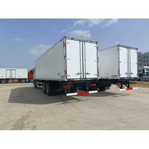 Howo Brand Diesel 340HP Van Freezer Truck