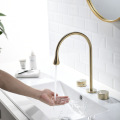 3 hole hot and cold washbasin faucet