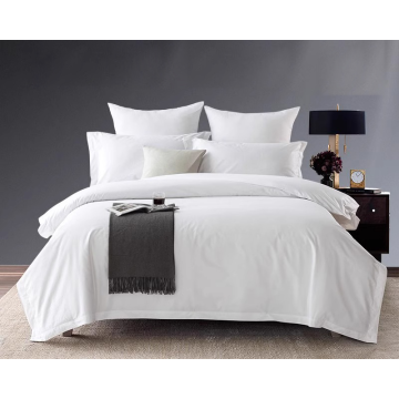 সাদা বিলাসবহুল বিছানা সেট