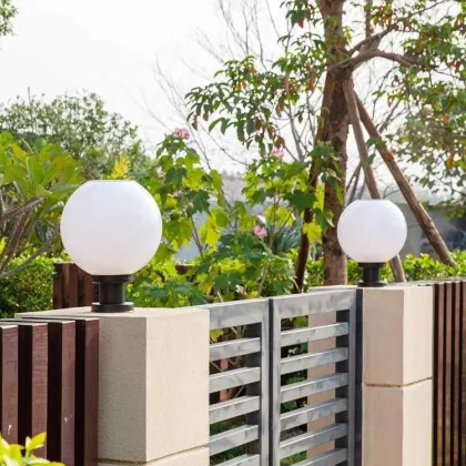 Remote Control Waterproof IP65 Solar Garden Pillar Lights
