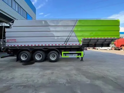 Livestock Pig Feed Tank Grain Transport Truck