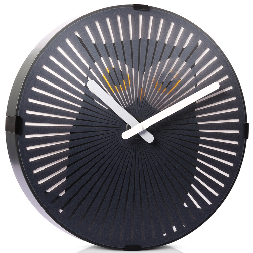 Zegar ścienny z animowanym kształtem sowy