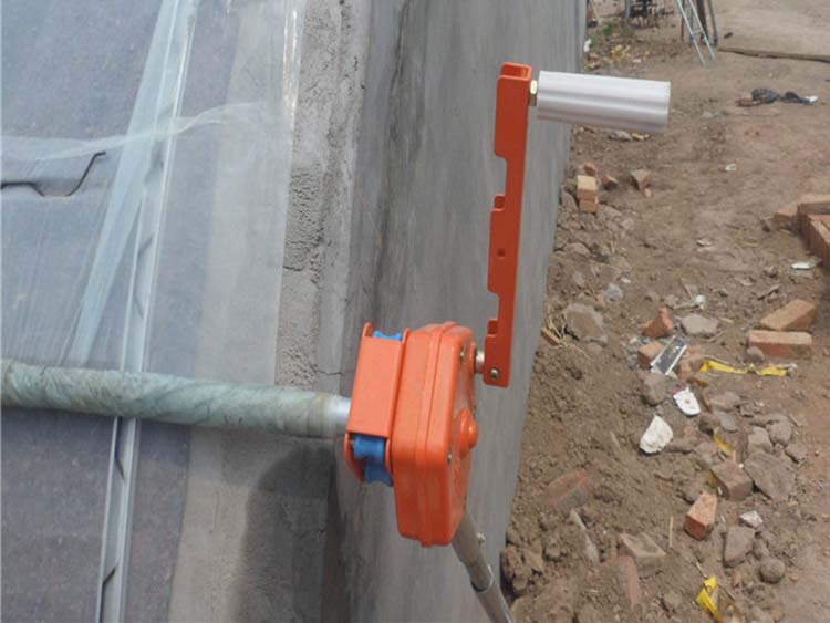 Manual sidewall Roll Up Winches