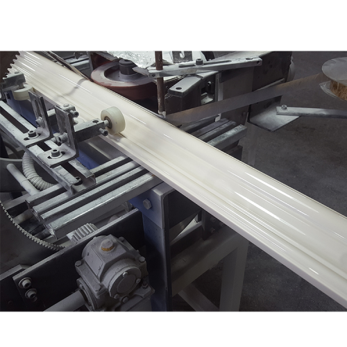 Extruderingslinje av PVC-stenprofil