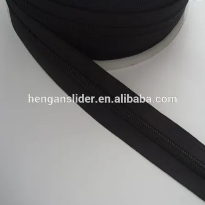 Hengxiang Good Quality nylon zipper with black teeth black tape