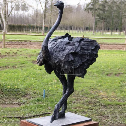 Garden Life Size Metal Bronze Ostrich Sculpture