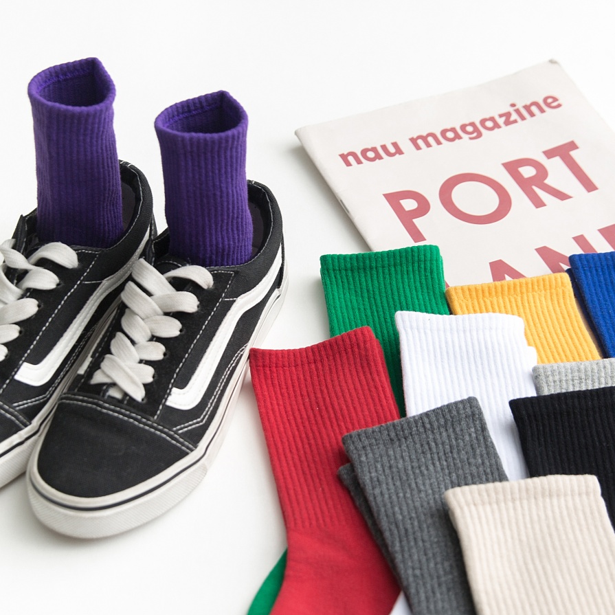 10-Color Solid Mid-Calf Socks para sa Babae