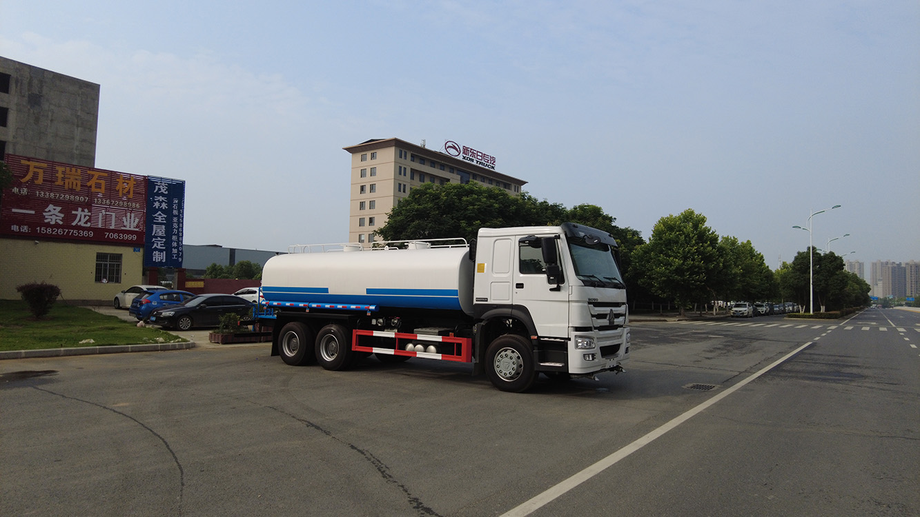 Sinotruk HOWO heavy duty 20000liters water tank truck