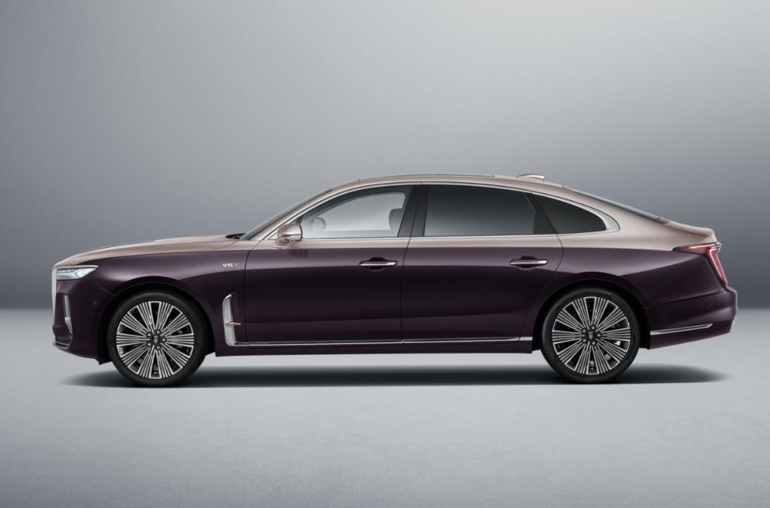 Hongqi H9 sedan in Stock